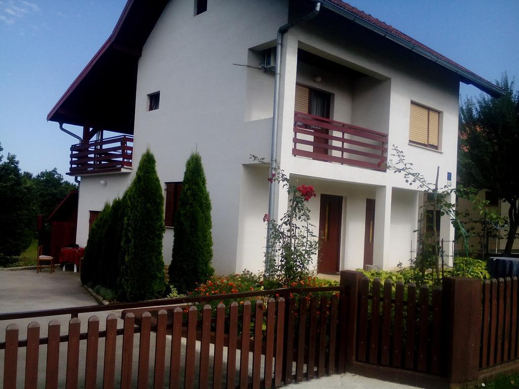 Korana Apartment สลูน ภายนอก รูปภาพ
